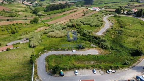 Terreno para Venda em Miragaia e Marteleira
