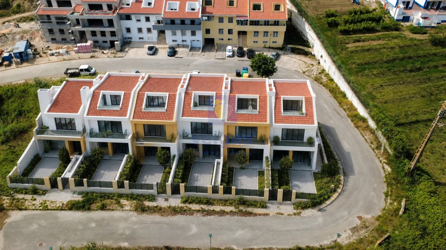Terreno para Venda em Miragaia e Marteleira