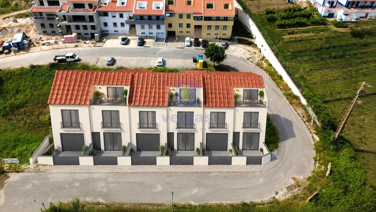 Terreno para Venda em Miragaia e Marteleira Foto 1