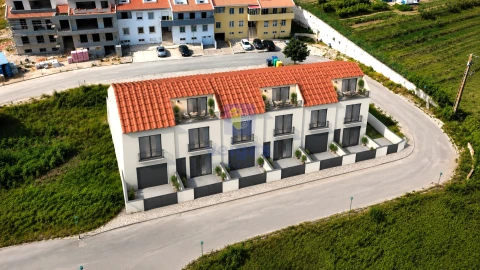 Terreno para Venda em Miragaia e Marteleira