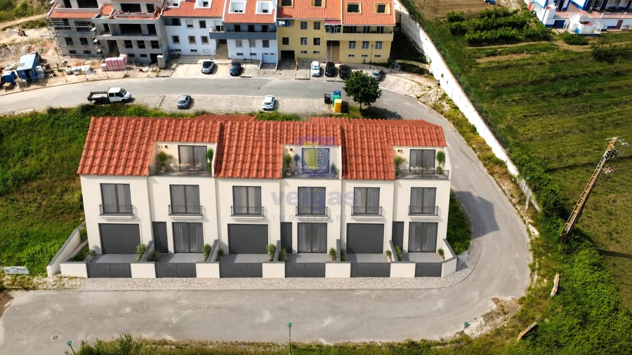 Terreno para Venda em Miragaia e Marteleira