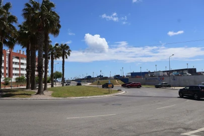 Terreno para Venda em Carcavelos e Parede