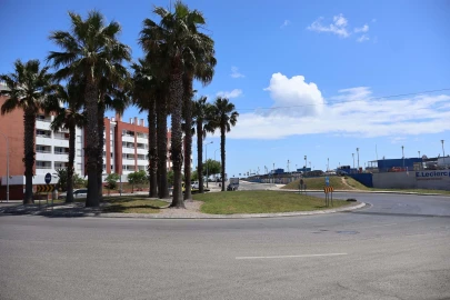 Terreno para Venda em Carcavelos e Parede