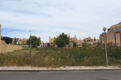 Terreno para Venda em Carcavelos e Parede