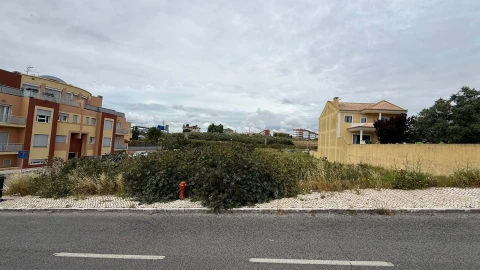 Terreno para Venda em Carcavelos e Parede