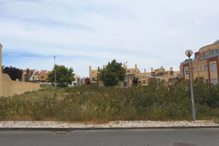 Terreno para Venda em Carcavelos e Parede Foto 2