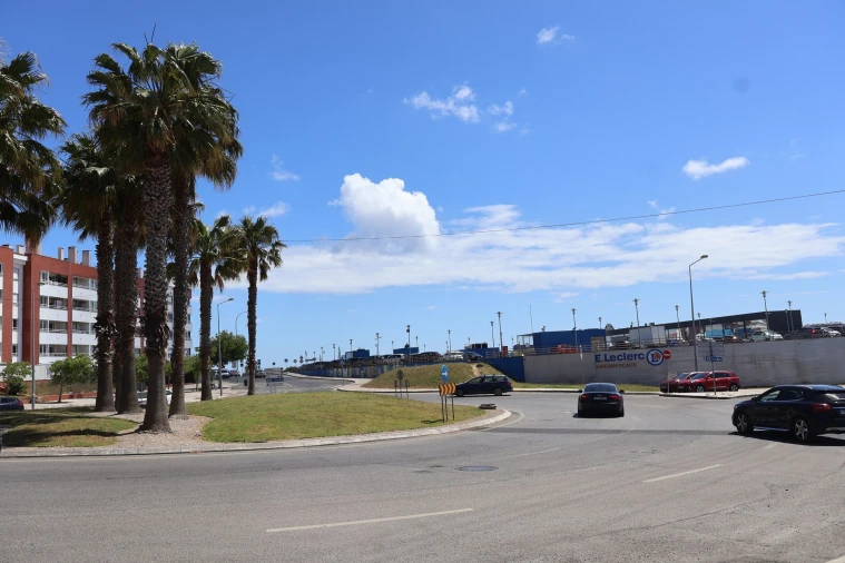 Terreno para Venda em Carcavelos e Parede Foto 39
