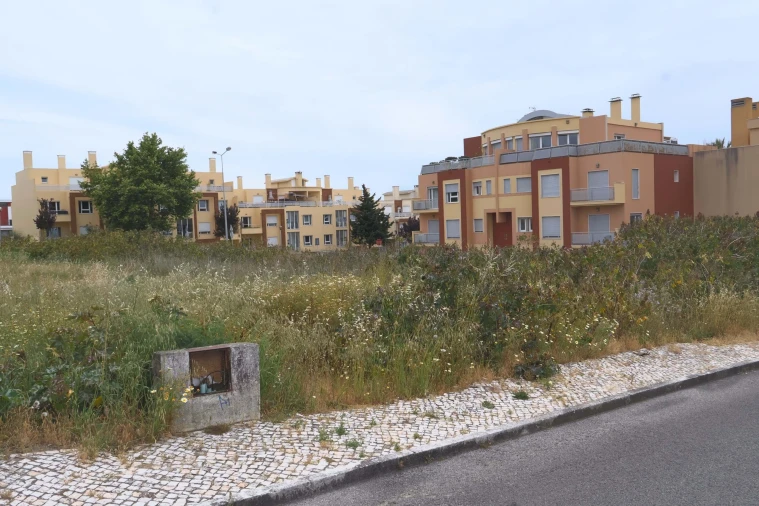 Terreno para Venda em Carcavelos e Parede Foto 8