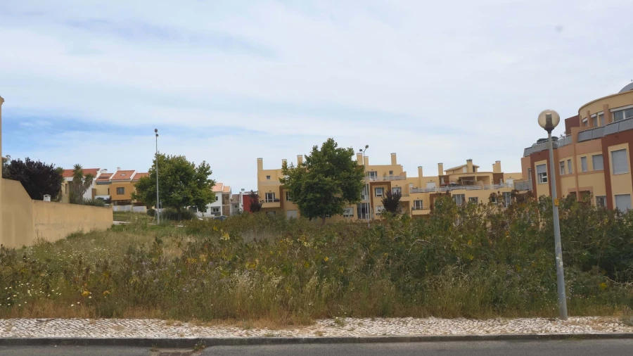 Terreno para Venda em Carcavelos e Parede
