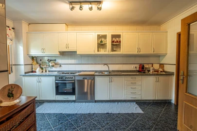 Apartamento T2 para Venda em Santa Maria da Feira, Travanca, Sanfins e Espargo