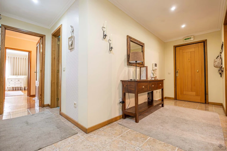 Apartamento T2 para Venda em Santa Maria da Feira, Travanca, Sanfins e Espargo Foto 2