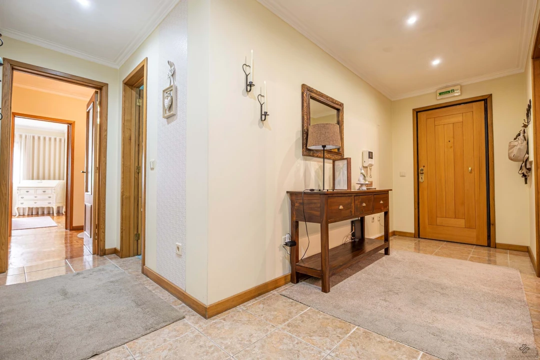Apartamento T2 para Venda em Santa Maria da Feira, Travanca, Sanfins e Espargo Foto 2