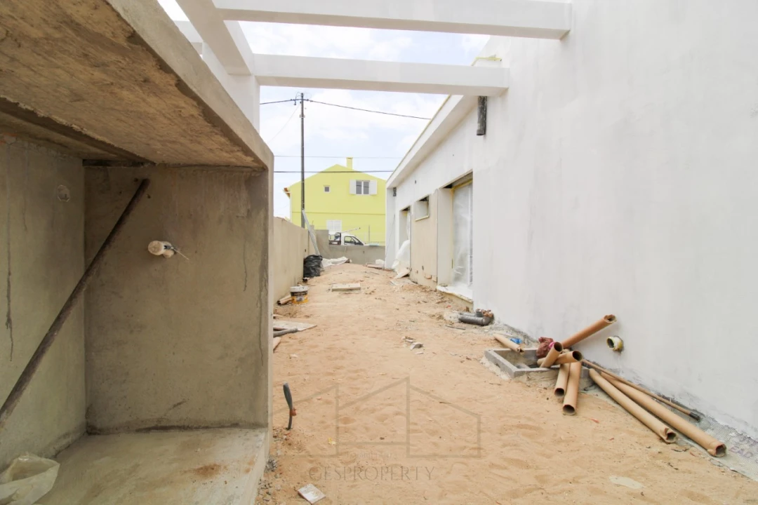 Moradia T4 para Venda em Fernao Ferro Foto 13
