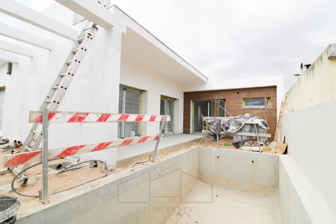 Moradia T4 para Venda em Fernao Ferro Foto 14