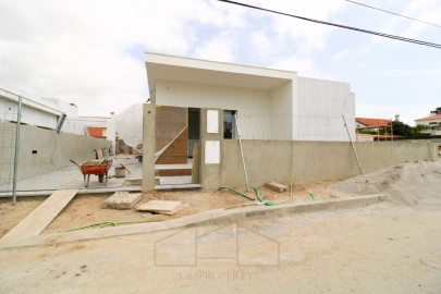 Moradia T4 para Venda em Fernao Ferro