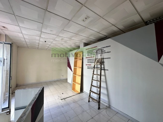 Loja para Arrendamento em Algueirão-Mem Martins Foto 3
