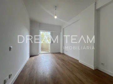 Apartamento T3 para Venda em São Domingos de Benfica