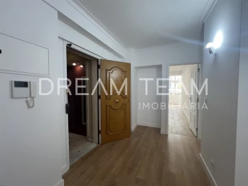 Apartamento T3 para Venda em São Domingos de Benfica