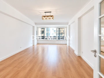 Apartamento T3 para Venda em São Domingos de Benfica