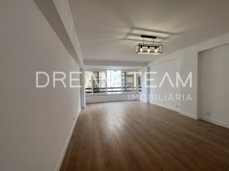 Apartamento T3 para Venda em São Domingos de Benfica Foto 8