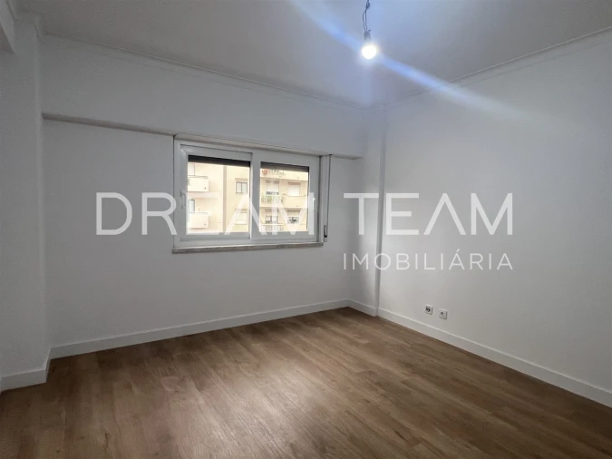 Apartamento T3 para Venda em São Domingos de Benfica Foto 15