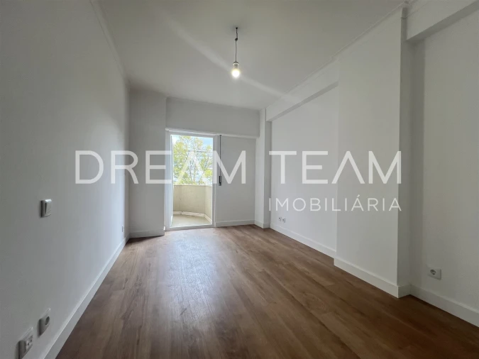 Apartamento T3 para Venda em São Domingos de Benfica Foto 12