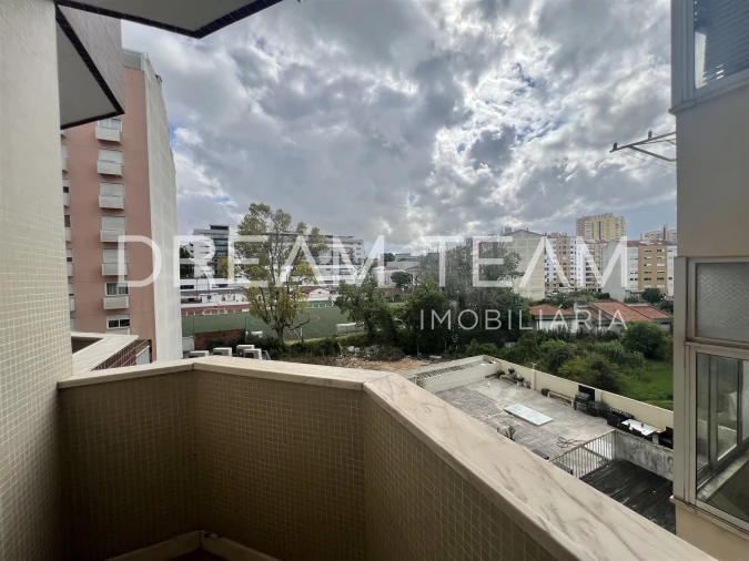 Apartamento T3 para Venda em São Domingos de Benfica Foto 27