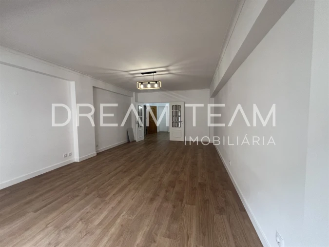 Apartamento T3 para Venda em São Domingos de Benfica Foto 9