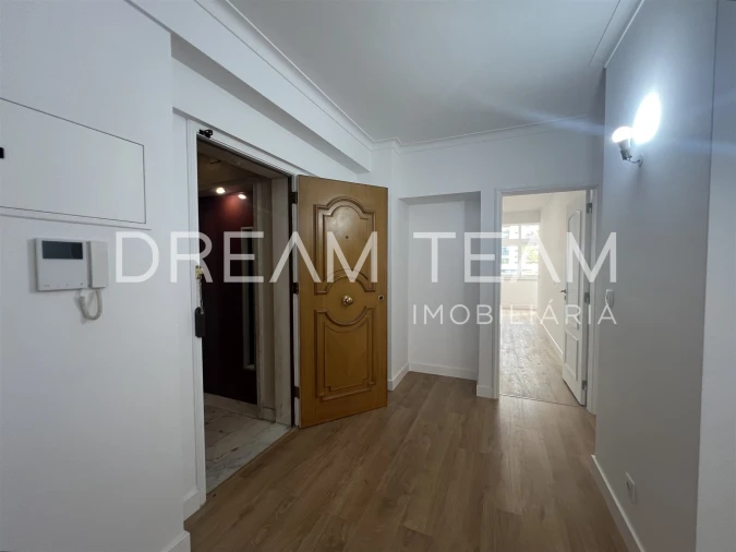 Apartamento T3 para Venda em São Domingos de Benfica Foto 24