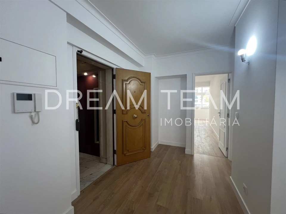 Apartamento T3 para Venda em São Domingos de Benfica Foto 24
