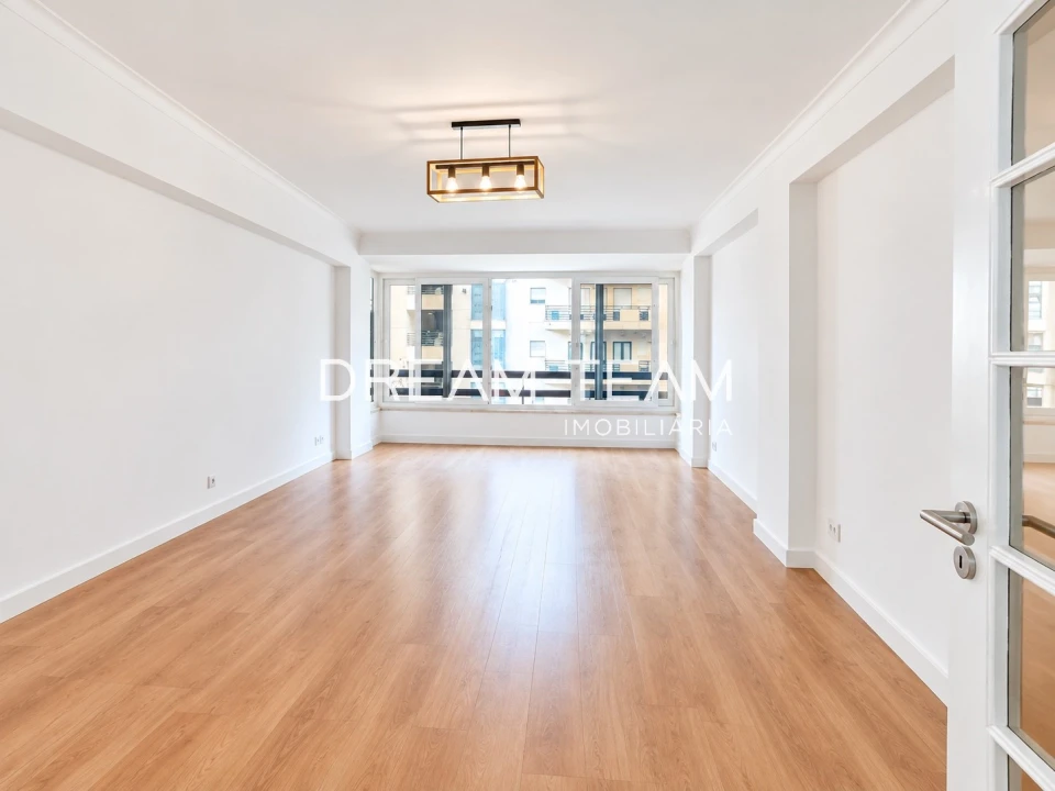 Apartamento T3 para Venda em São Domingos de Benfica Foto 6