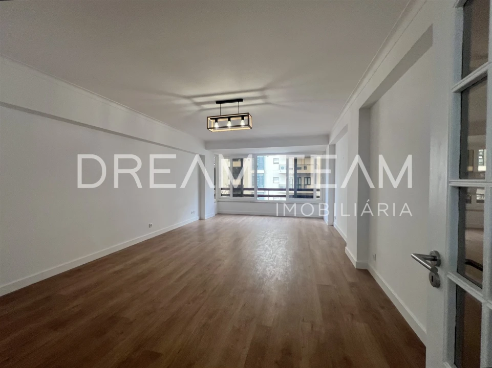 Apartamento T3 para Venda em São Domingos de Benfica Foto 7