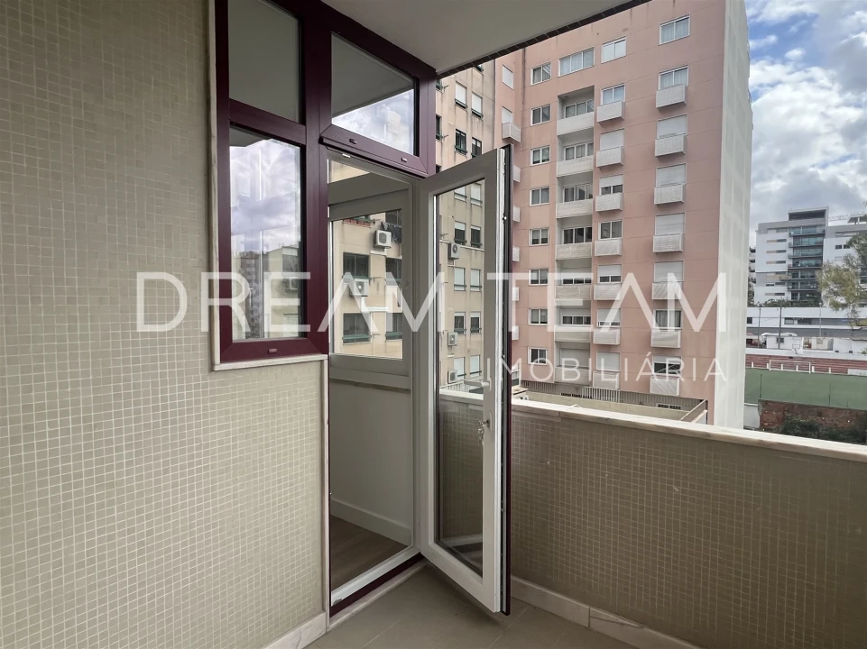 Apartamento T3 para Venda em São Domingos de Benfica Foto 26