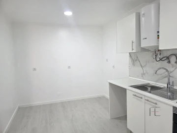 Moradia T2 para Venda em Funchal (São Pedro)