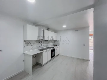 Moradia T2 para Venda em Funchal (São Pedro)