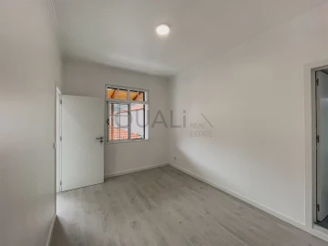 Moradia T2 para Venda em Funchal (São Pedro)