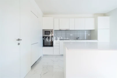 Apartamento T2 para Arrendamento em Candoso Santiago e Mascotelos