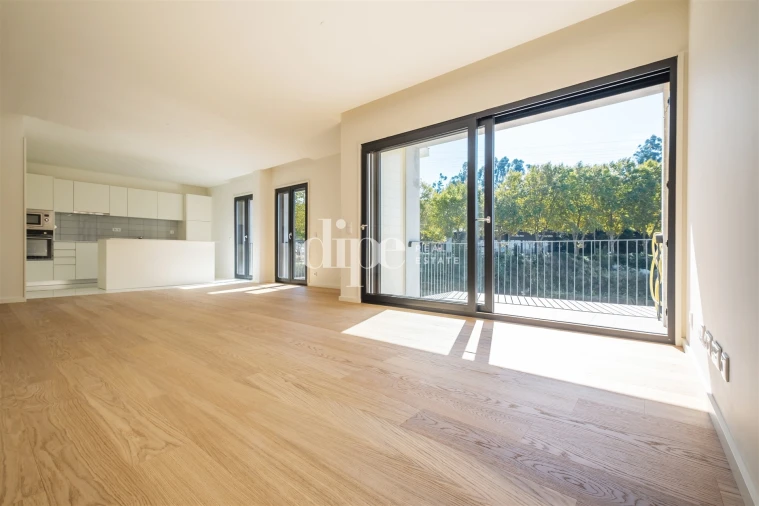 Apartamento T2 para Arrendamento em Candoso Santiago e Mascotelos Foto 2