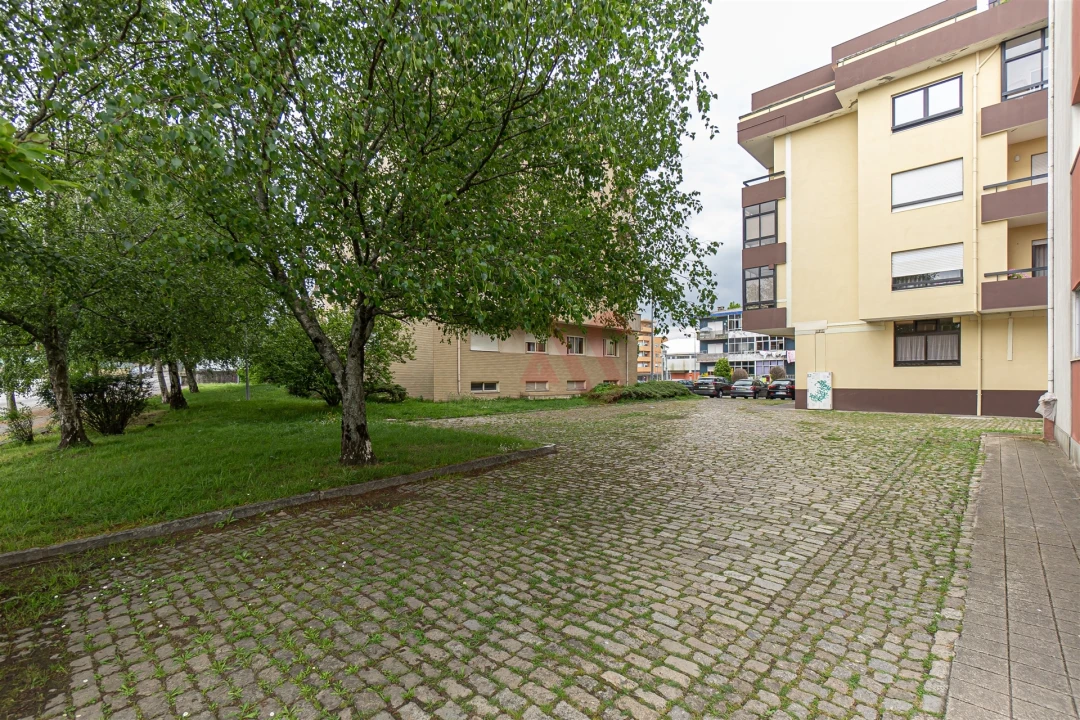 Apartamento T4 para Arrendamento em Castêlo da Maia Foto 5