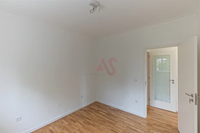 Apartamento T4 para Arrendamento em Castêlo da Maia