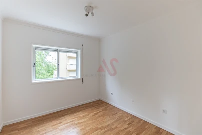 Apartamento T4 para Arrendamento em Castêlo da Maia