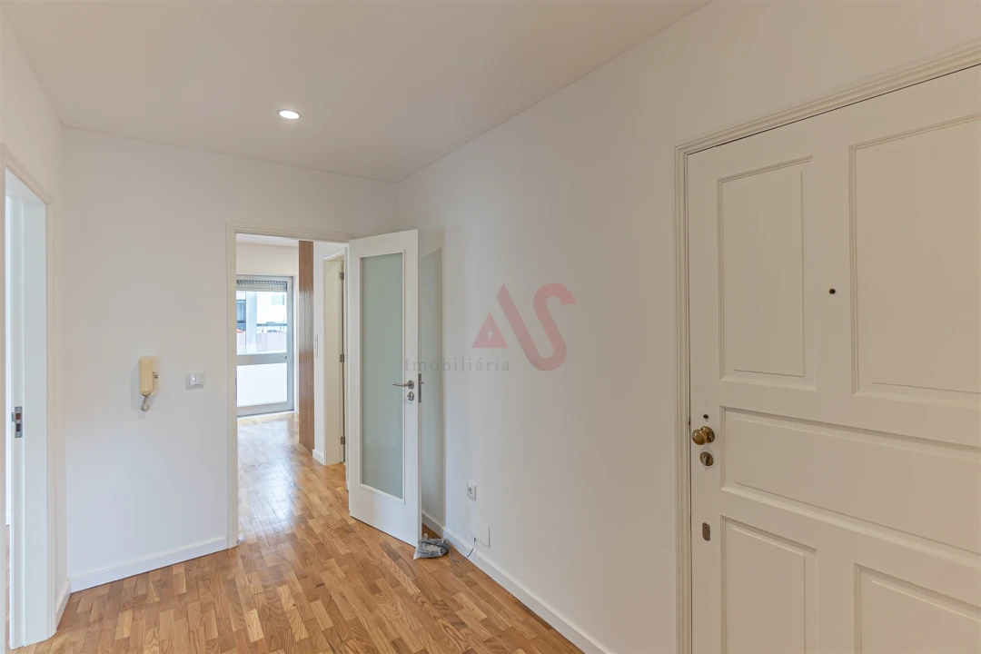 Apartamento T4 para Arrendamento em Castêlo da Maia Foto 24