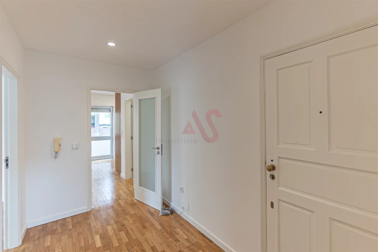 Apartamento T4 para Arrendamento em Castêlo da Maia Foto 24