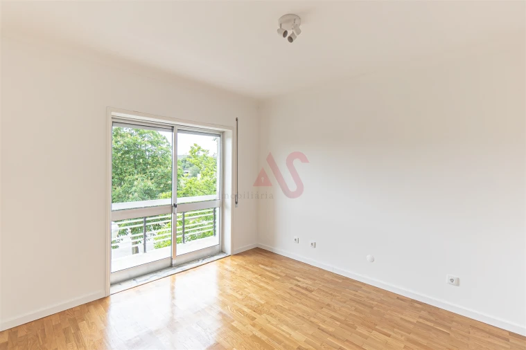 Apartamento T4 para Arrendamento em Castêlo da Maia Foto 19