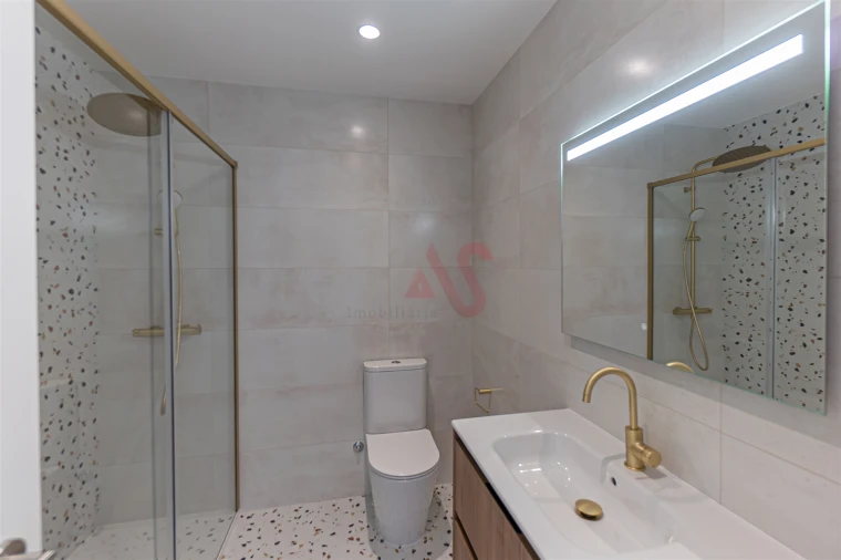 Apartamento T4 para Arrendamento em Castêlo da Maia Foto 15