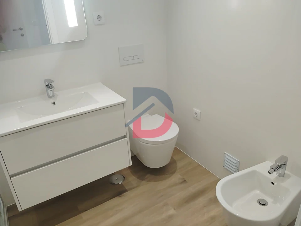 Apartamento T2 para Venda em Nazare Foto 9