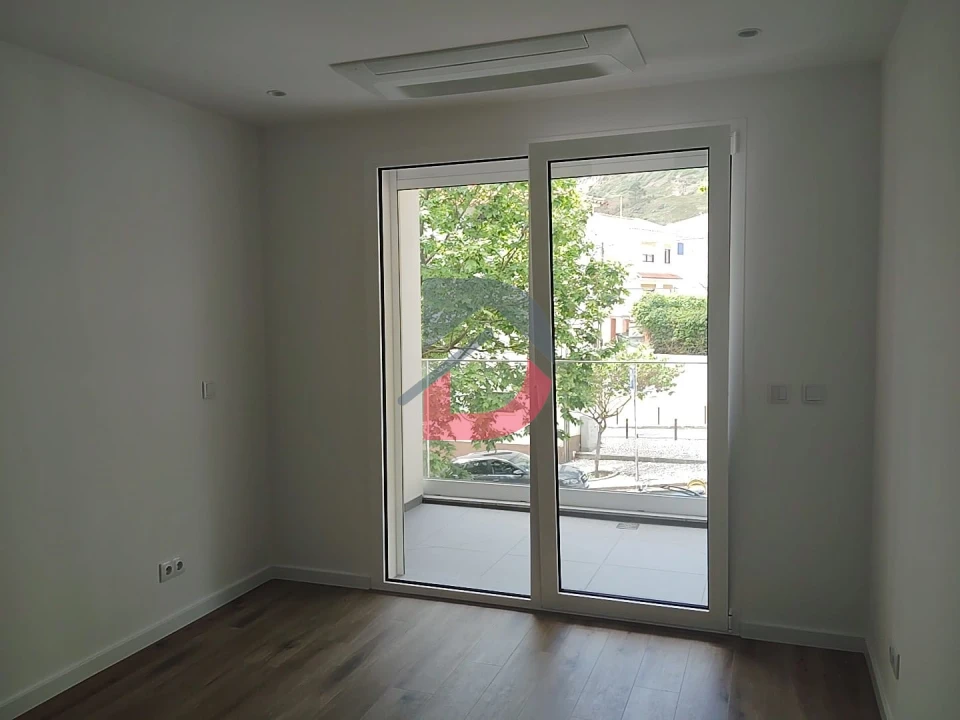 Apartamento T2 para Venda em Nazare Foto 10