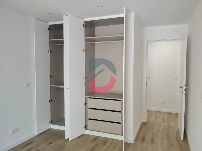 Apartamento T2 para Venda em Nazare Foto 12