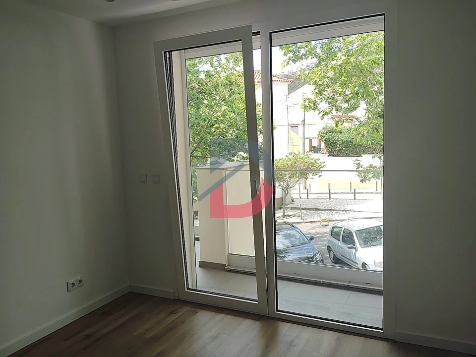 Apartamento T2 para Venda em Nazare Foto 11