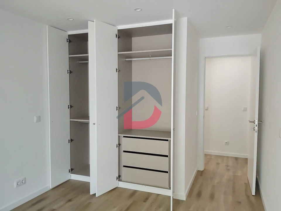 Apartamento T2 para Venda em Nazare Foto 12